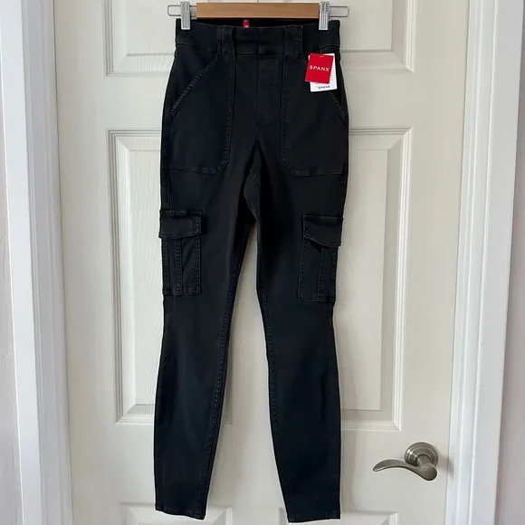 SPANX Black Ankle Cargo Leggings - Picture 4 of 16